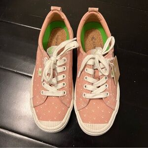 NWT Cariuma x Marie Kondo KonMari Oca Low Sneakers
